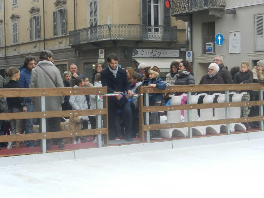 Inaugurazione pista di pattinaggio su ghiaccio a Nizza Monferrato