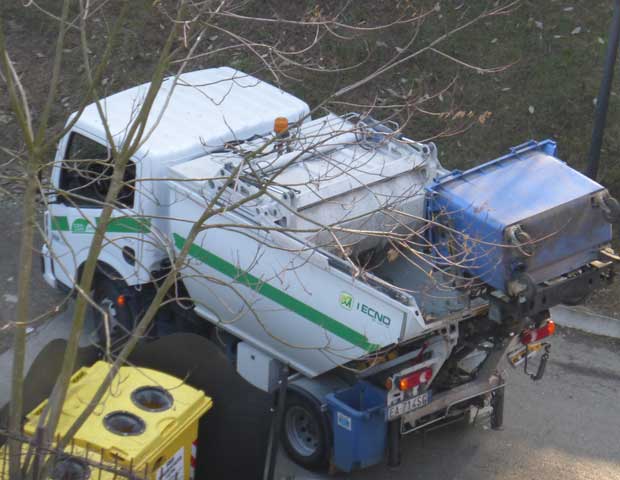 camion raccolta rifiuti