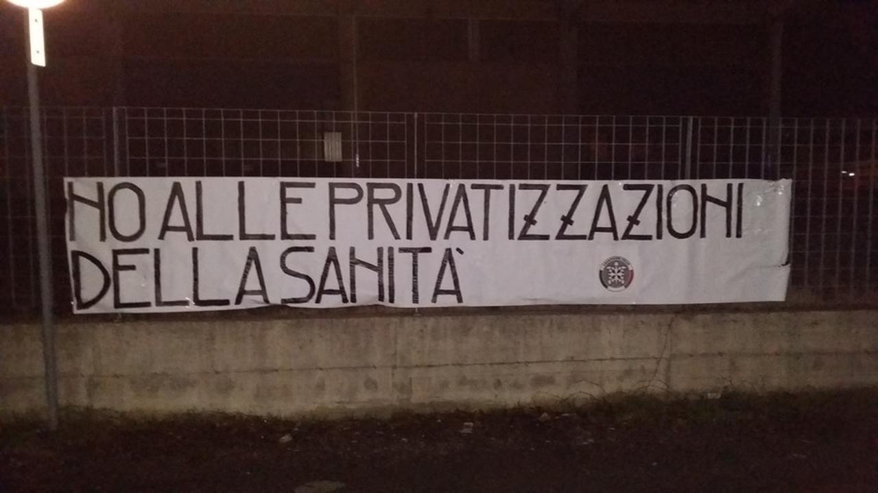 Ospedale privatizzato: striscione di protesta da CasaPound