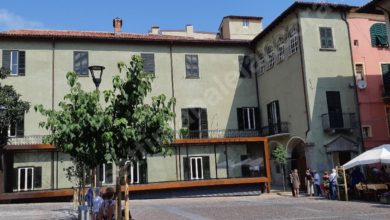 Il palazzo storico di Cairo M.tte che ospita la bilioteca civica ed il muso della fotografia