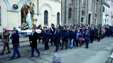 Festa della Madonna apparsa a Lourdes