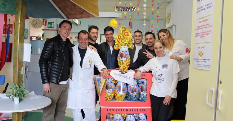 La Cairese in pediatria per donare uova di Pasqua ai bambini