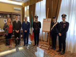 Carabinieri di Asti, presentati gli adesivi antitruffa