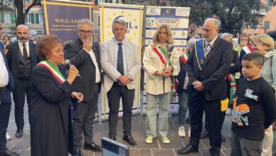 la consigliera comunale Luisa Russo alla manifestazione &ldquo;Un calcio alla guerra&rdquo; di Genova